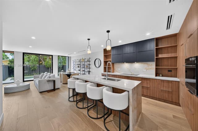 925 SW 10th Ave, Miami FL 33130 - Miami, FL - Photo 2