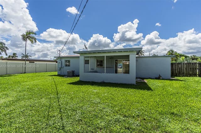 6201 NW 9th Ct, Margate FL 33063 - Margate, FL - Photo 2