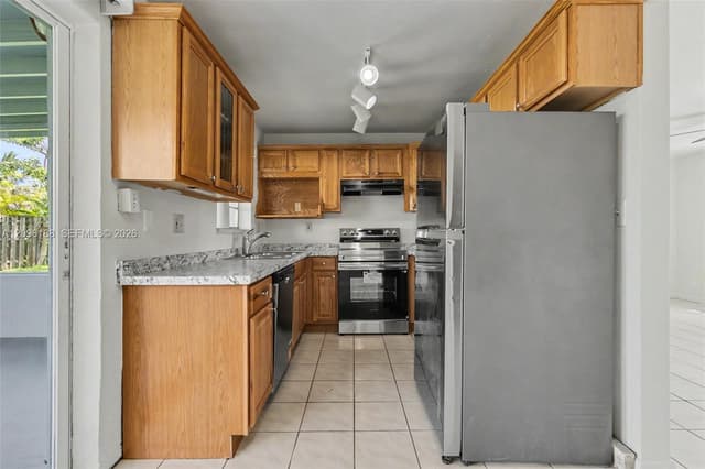6201 NW 9th Ct, Margate FL 33063 - Margate, FL - Photo 6