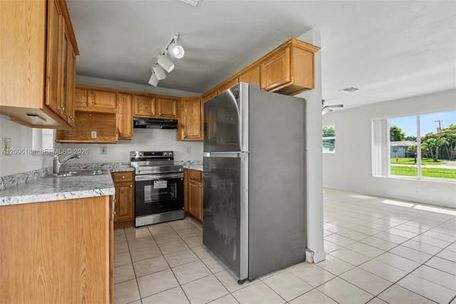 6201 NW 9th Ct, Margate FL 33063 - Margate, FL - Photo 7