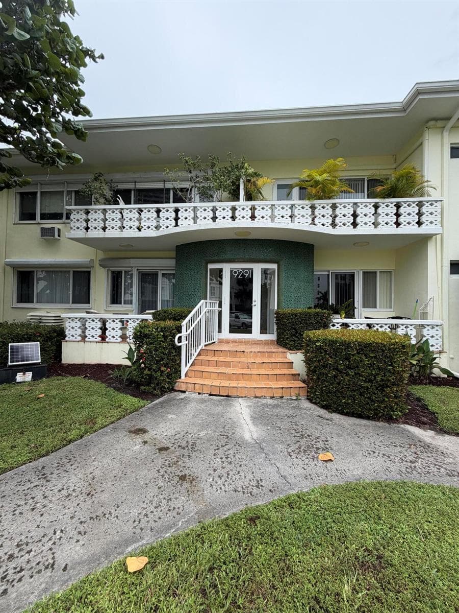 9291 W Bay Harbor Drive # 8, Bay Harbor Islands FL 33154