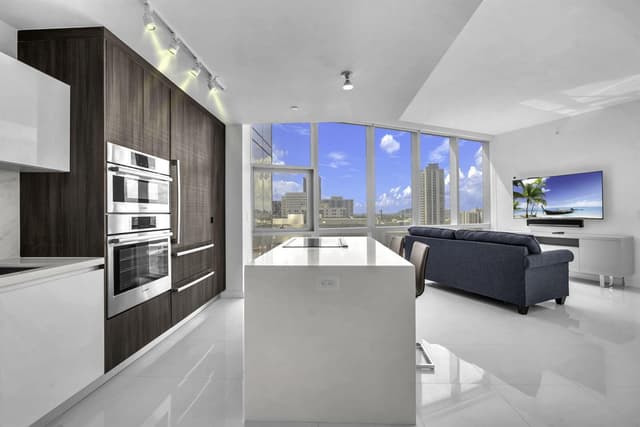 851 NE 1ST Avenue # 1002, Miami FL 33132 - Miami, FL - Photo 2
