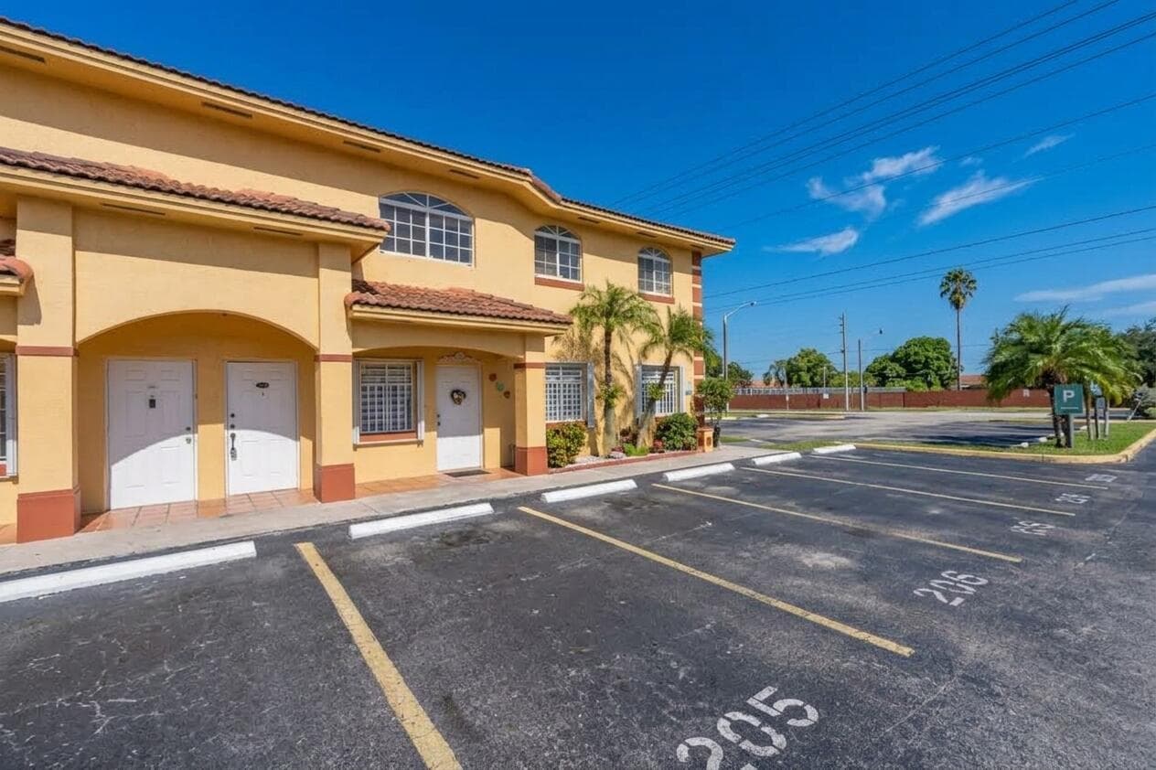 7520 W 20TH Avenue # 206, Hialeah FL 33016 - Hialeah, FL - Photo 1