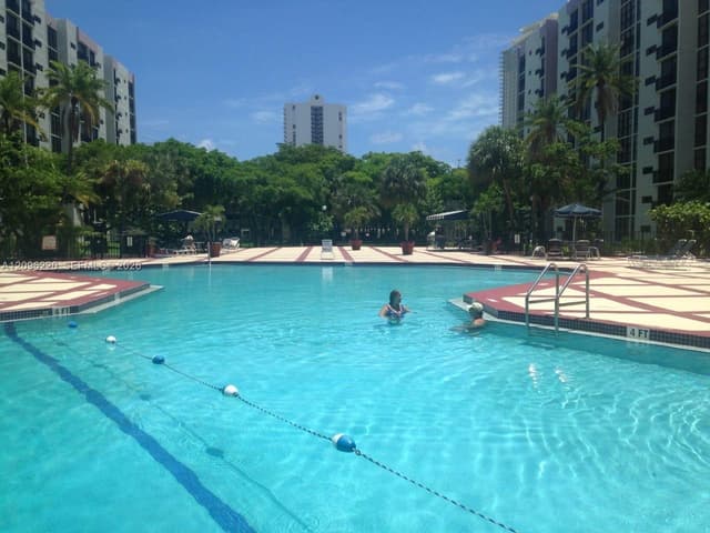 17021 N Bay Rd # 521, Sunny Isles Beach FL 33160 - Sunny Isles Beach, FL - Photo 4