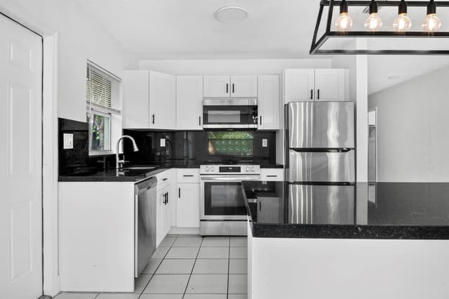1515 NW 8TH Avenue, Fort Lauderdale FL 33311 - Fort Lauderdale, FL - Photo 3