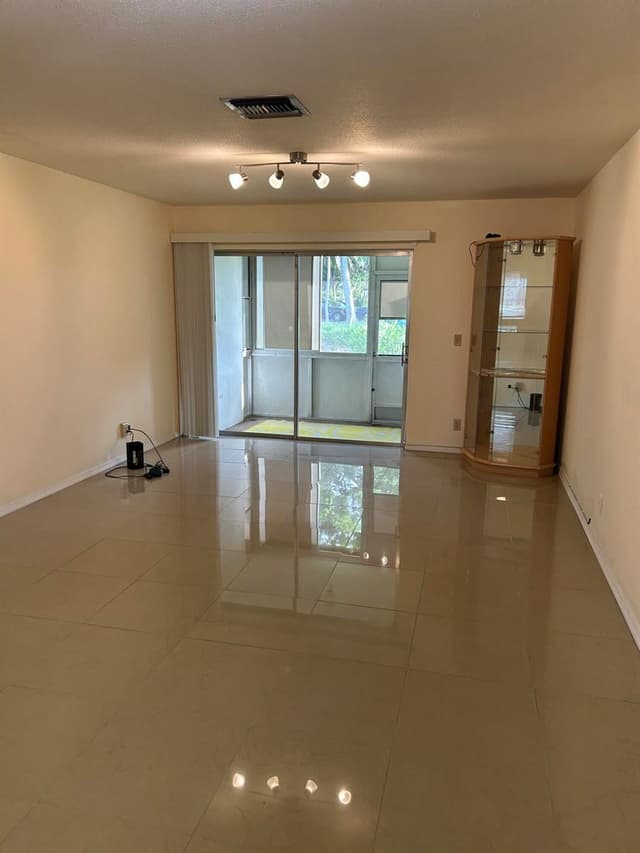 2956 Crosley Drive E # C, West Palm Beach FL 33415 - West Palm Beach, FL - Photo 4