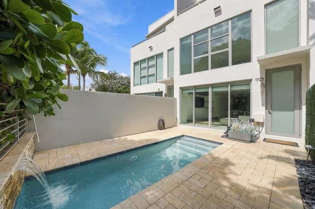 1703 NE 5TH Court # 1703, Fort Lauderdale FL 33301 - Fort Lauderdale, FL - Photo 2