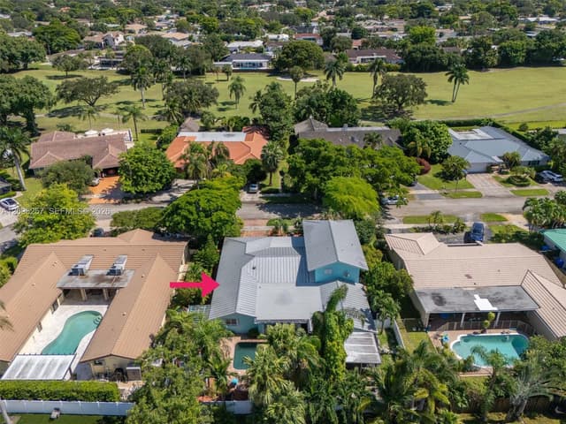 3660 N 53rd Ave, Hollywood FL 33021 - Hollywood, FL - Photo 5