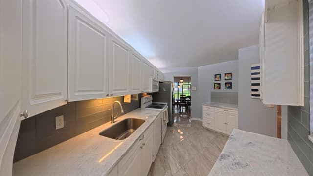 5650 Camino Del Sol # 101, Boca Raton FL 33433 - Boca Raton, FL - Photo 4