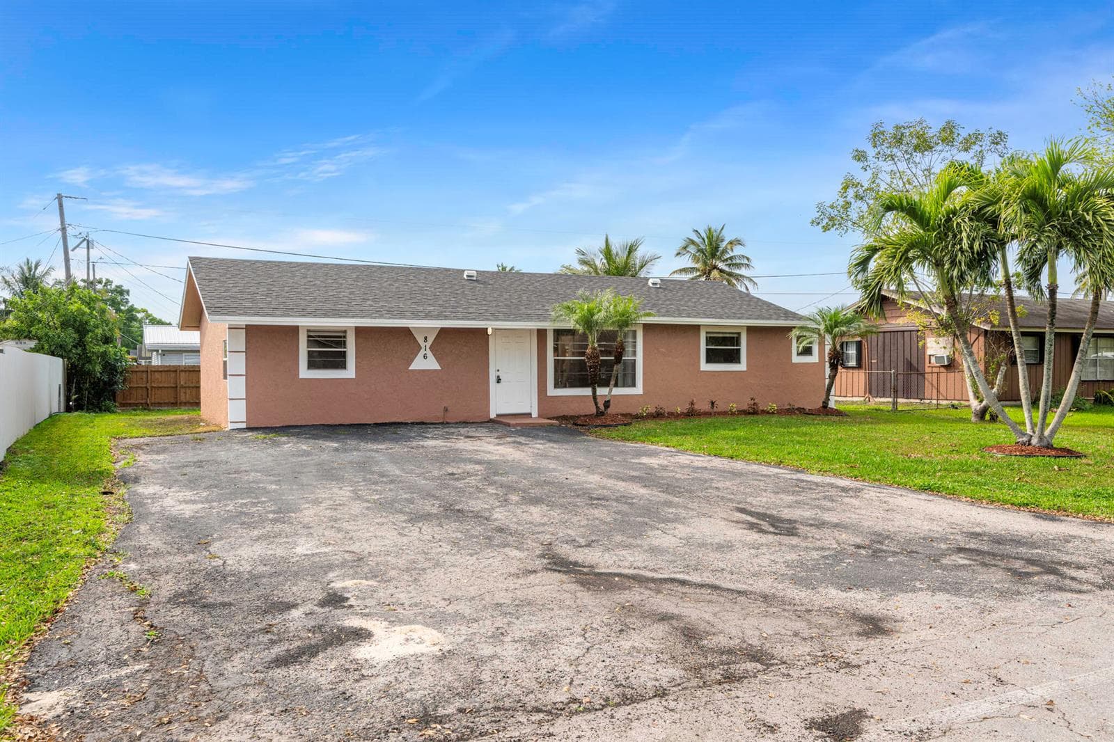 816 NE 22ND Street, Belle Glade FL 33430 - Belle Glade, FL - Photo 1