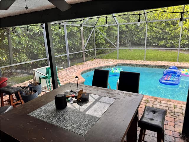 8205 NW 80th St, Tamarac FL 33321 - Tamarac, FL - Photo 2