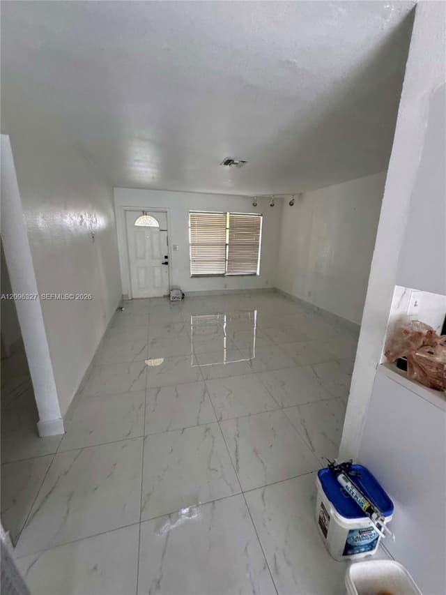 1009 NE 2nd St, Hallandale Beach FL 33009 - Hallandale Beach, FL - Photo 3