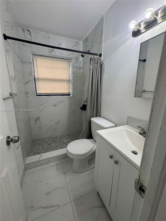 1009 NE 2nd St, Hallandale Beach FL 33009 - Hallandale Beach, FL - Photo 4