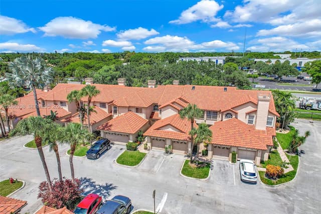 10807 Cypress Glen Dr # 10807, Coral Springs FL 33071 - Coral Springs, FL - Photo 2