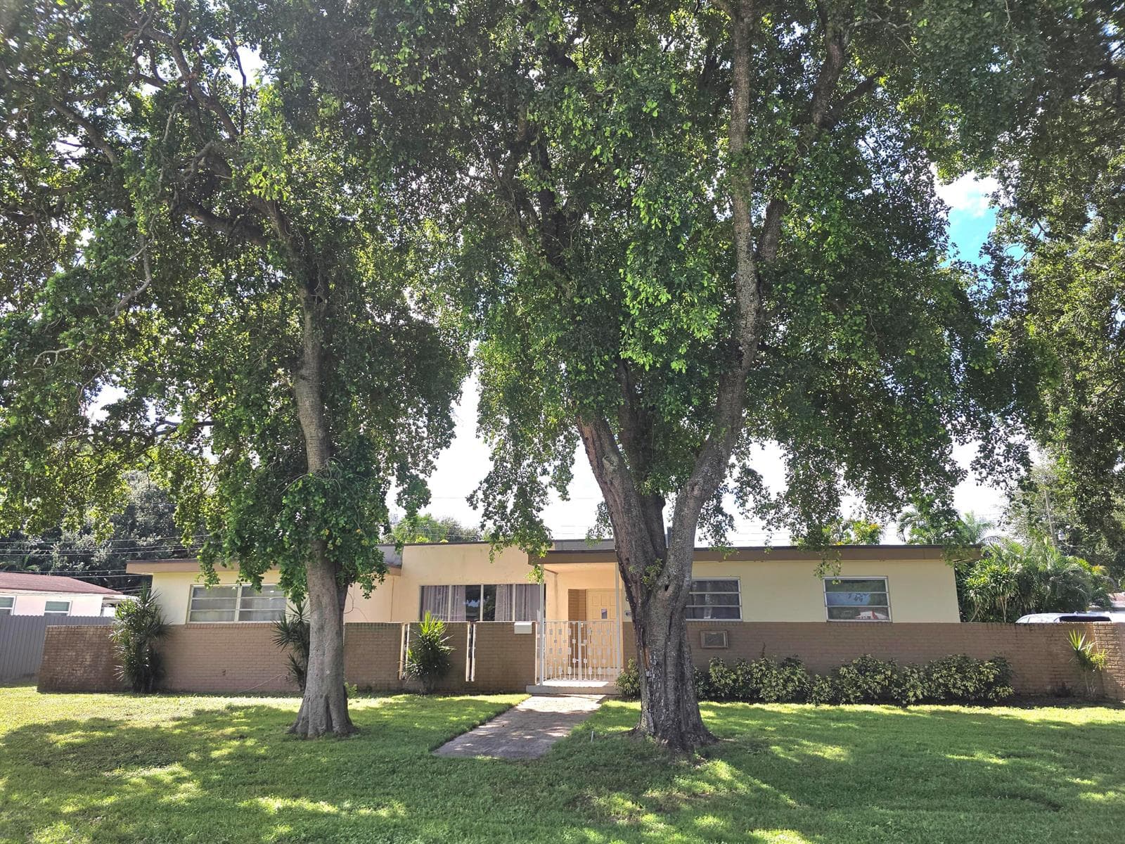 6840 SW 16th Street, Pembroke Pines FL 33023 - Pembroke Pines, FL - Photo 1