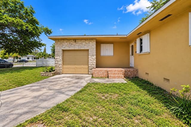 3031 NW 69th Ter, Miami FL 33147 - Miami, FL - Photo 2