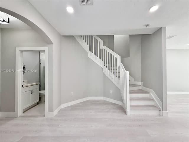 10392 NW 31st Ter, Doral FL 33172 - Doral, FL - Photo 4