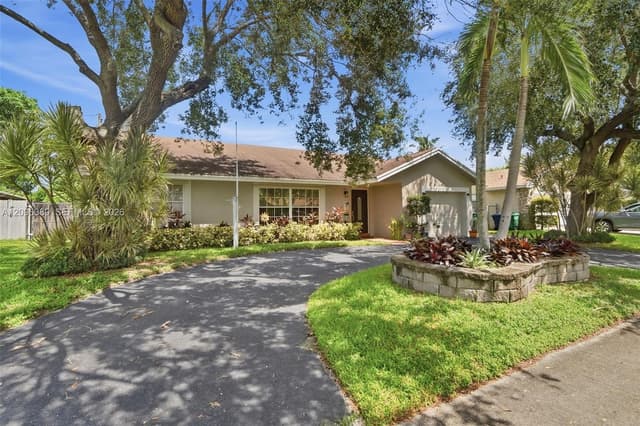 8421 NW 45th St, Lauderhill FL 33351 - Lauderhill, FL - Photo 7