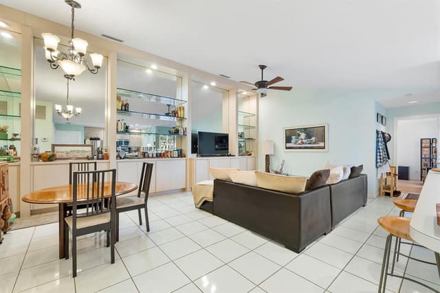 9041 SUN TERRACE Circle # A, West Palm Beach FL 33403 - West Palm Beach, FL - Photo 5
