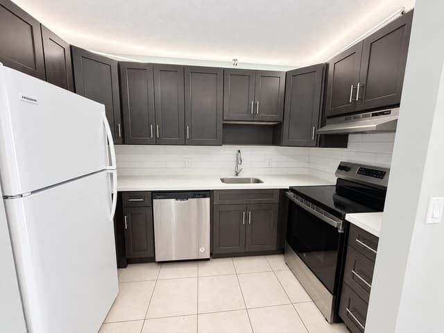 3253 NW 104th Avenue, Coral Springs FL 33065 - Coral Springs, FL - Photo 2
