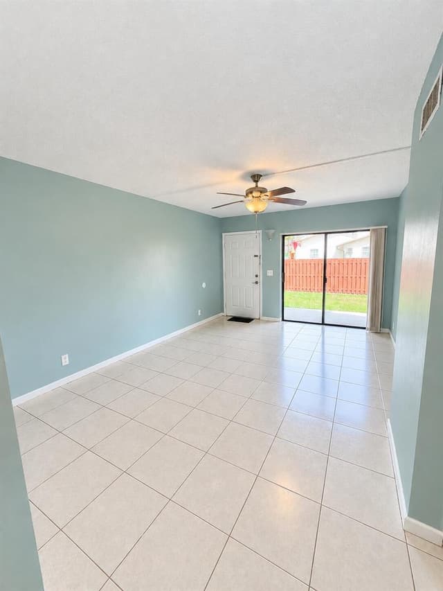 3253 NW 104th Avenue, Coral Springs FL 33065 - Coral Springs, FL - Photo 3