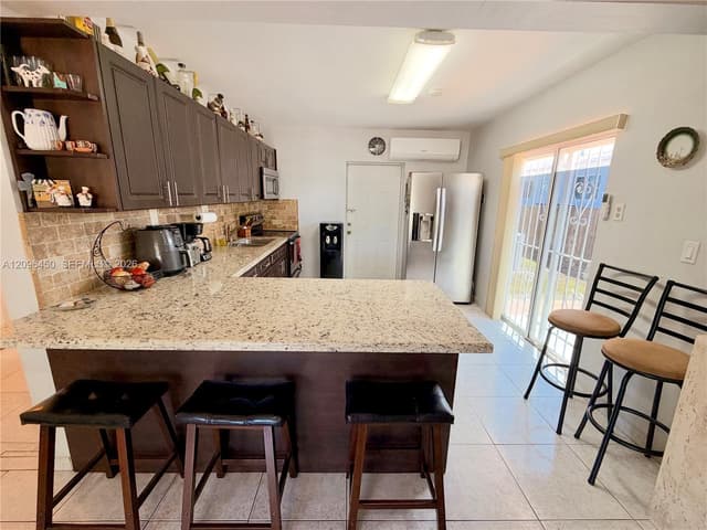 9360 SW 37th St, Miami FL 33165 - Miami, FL - Photo 6
