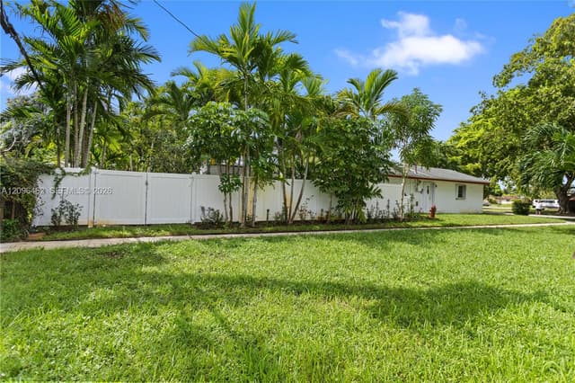 4899 NW 7th Dr, Plantation FL 33317 - Plantation, FL - Photo 6