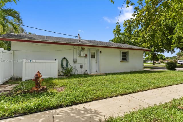 4899 NW 7th Dr, Plantation FL 33317 - Plantation, FL - Photo 7