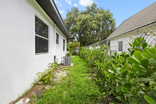 28 NE 165th Street, Miami FL 33162 - Miami, FL - Photo 3