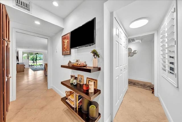 3505 Oaks Way # 109, Pompano Beach FL 33069 - Pompano Beach, FL - Photo 5