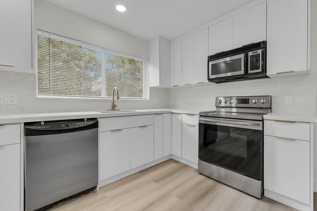2121 SW 46TH Avenue, Fort Lauderdale FL 33317 - Fort Lauderdale, FL - Photo 6