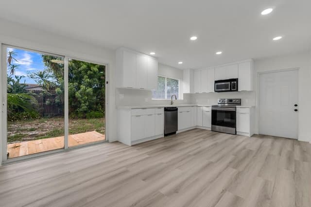 2121 SW 46TH Avenue, Fort Lauderdale FL 33317 - Fort Lauderdale, FL - Photo 5