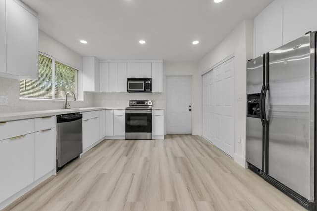 2121 SW 46TH Avenue, Fort Lauderdale FL 33317 - Fort Lauderdale, FL - Photo 4