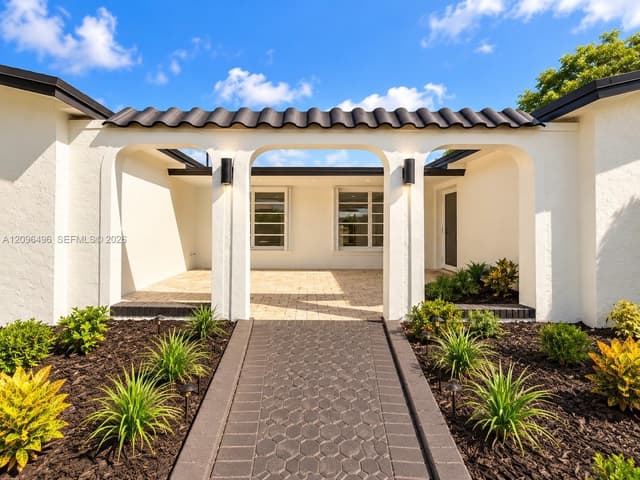 11701 NW 14th St, Pembroke Pines FL 33026 - Pembroke Pines, FL - Photo 3