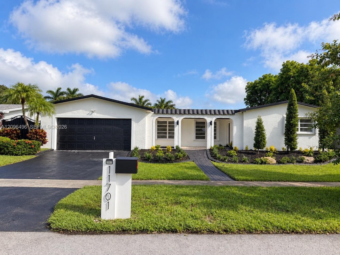 11701 NW 14th St, Pembroke Pines FL 33026 - Pembroke Pines, FL - Photo 1