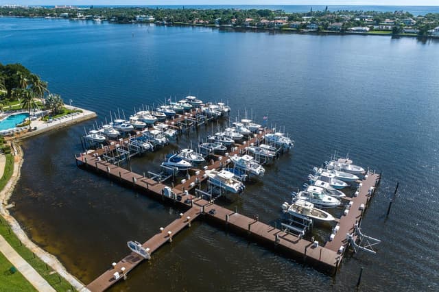 167 YACHT CLUB Way # 107, Hypoluxo FL 33462 - Hypoluxo, FL - Photo 4