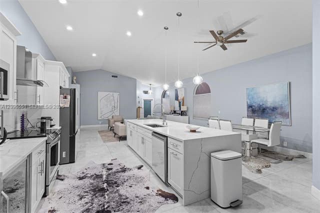 6952 NW 27th Ct, Margate FL 33063 - Margate, FL - Photo 2