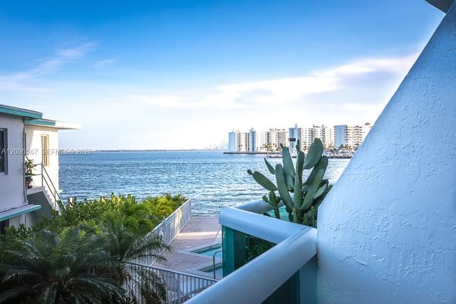 2000 Bay Dr # 203, Miami Beach FL 33141 - Miami Beach, FL - Photo 3