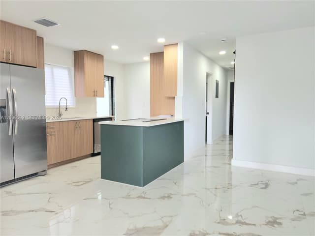 412 NW 21st Ter, Fort Lauderdale FL 33311 - Fort Lauderdale, FL - Photo 4