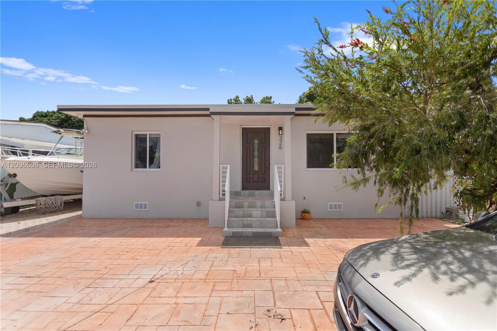 326 E 44th St, Hialeah FL 33013