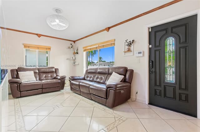 326 E 44th St, Hialeah FL 33013 - Hialeah, FL - Photo 5