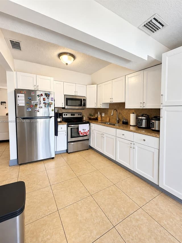 3591 NW 37th St, Lauderdale Lakes FL 33309 - Lauderdale Lakes, FL - Photo 6