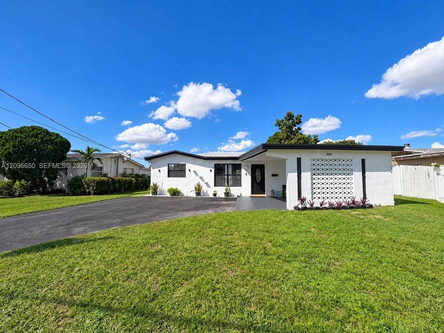 3591 NW 37th St, Lauderdale Lakes FL 33309 - Lauderdale Lakes, FL - Photo 1