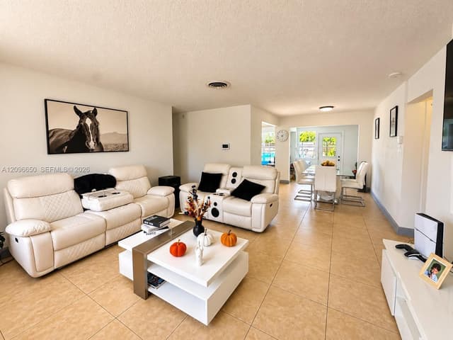 3591 NW 37th St, Lauderdale Lakes FL 33309 - Lauderdale Lakes, FL - Photo 5