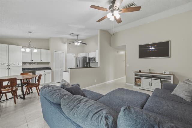 1290 Mc Dermott Ln, Royal Palm Beach FL 33411 - Royal Palm Beach, FL - Photo 7