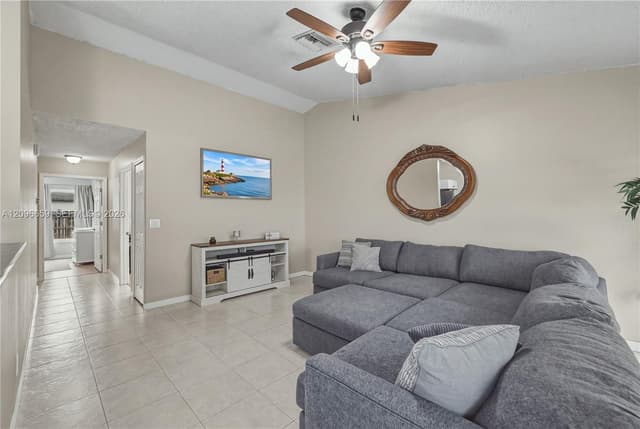 1290 Mc Dermott Ln, Royal Palm Beach FL 33411 - Royal Palm Beach, FL - Photo 5