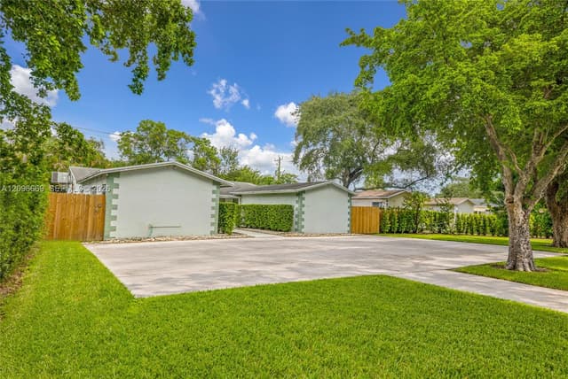 4351 SW 52nd Ct, Dania Beach FL 33314 - Dania Beach, FL - Photo 2