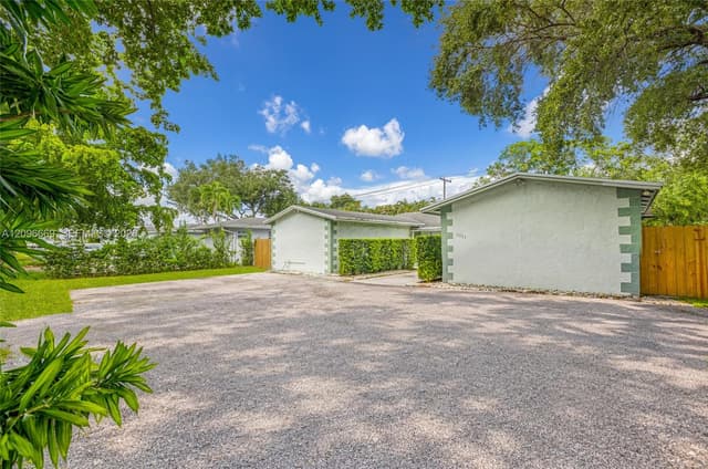 4351 SW 52nd Ct, Dania Beach FL 33314 - Dania Beach, FL - Photo 3