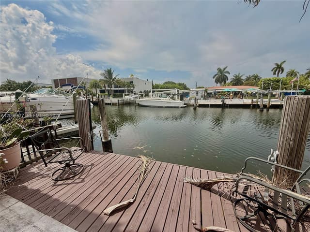 2039 NE 123rd St, North Miami FL 33181 - North Miami, FL - Photo 3