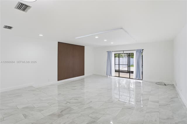 9074 NW 35th Pl, Sunrise FL 33351 - Sunrise, FL - Photo 6